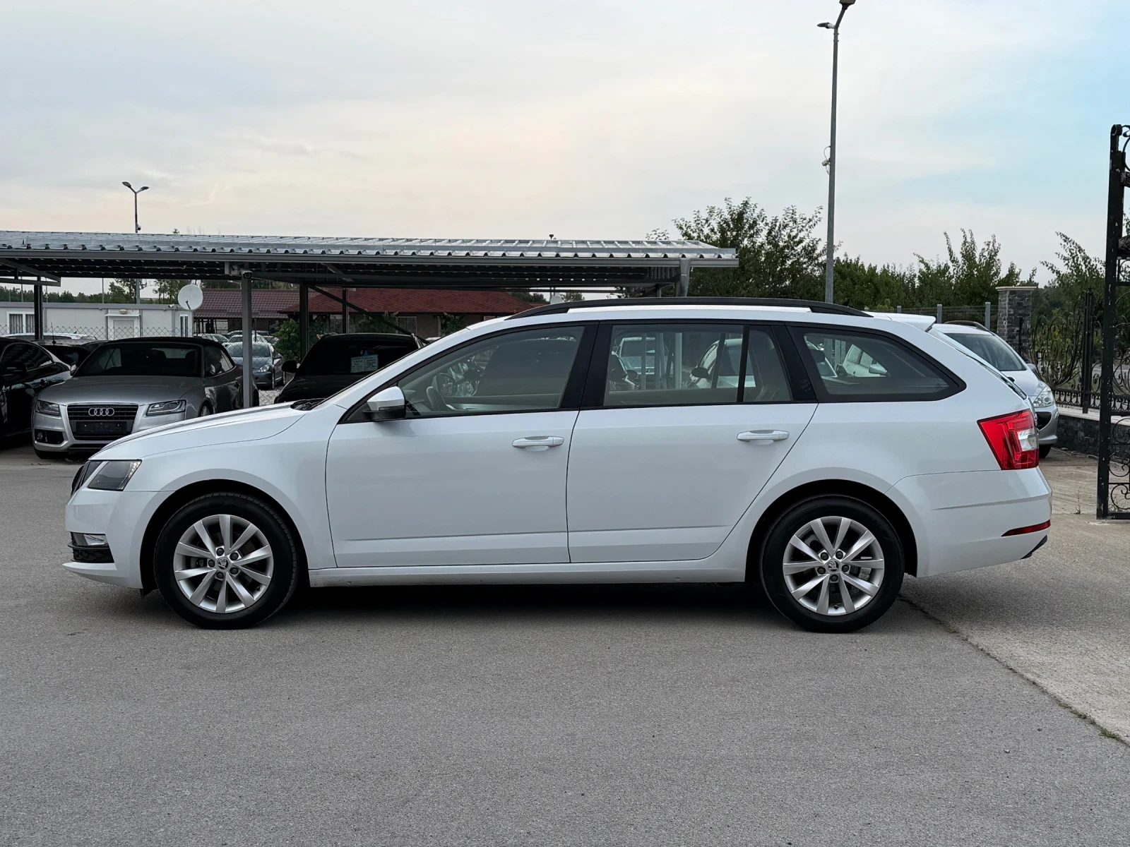 Skoda Octavia 1.6TDI ИТАЛИЯ, снимка 2 - Автомобили и джипове - 55402706