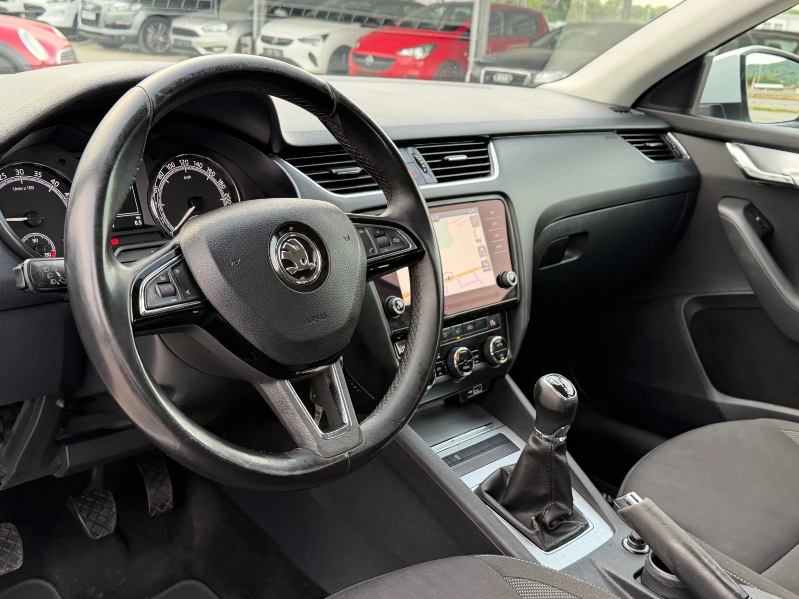 Skoda Octavia 1.6TDI ИТАЛИЯ, снимка 6 - Автомобили и джипове - 55402706