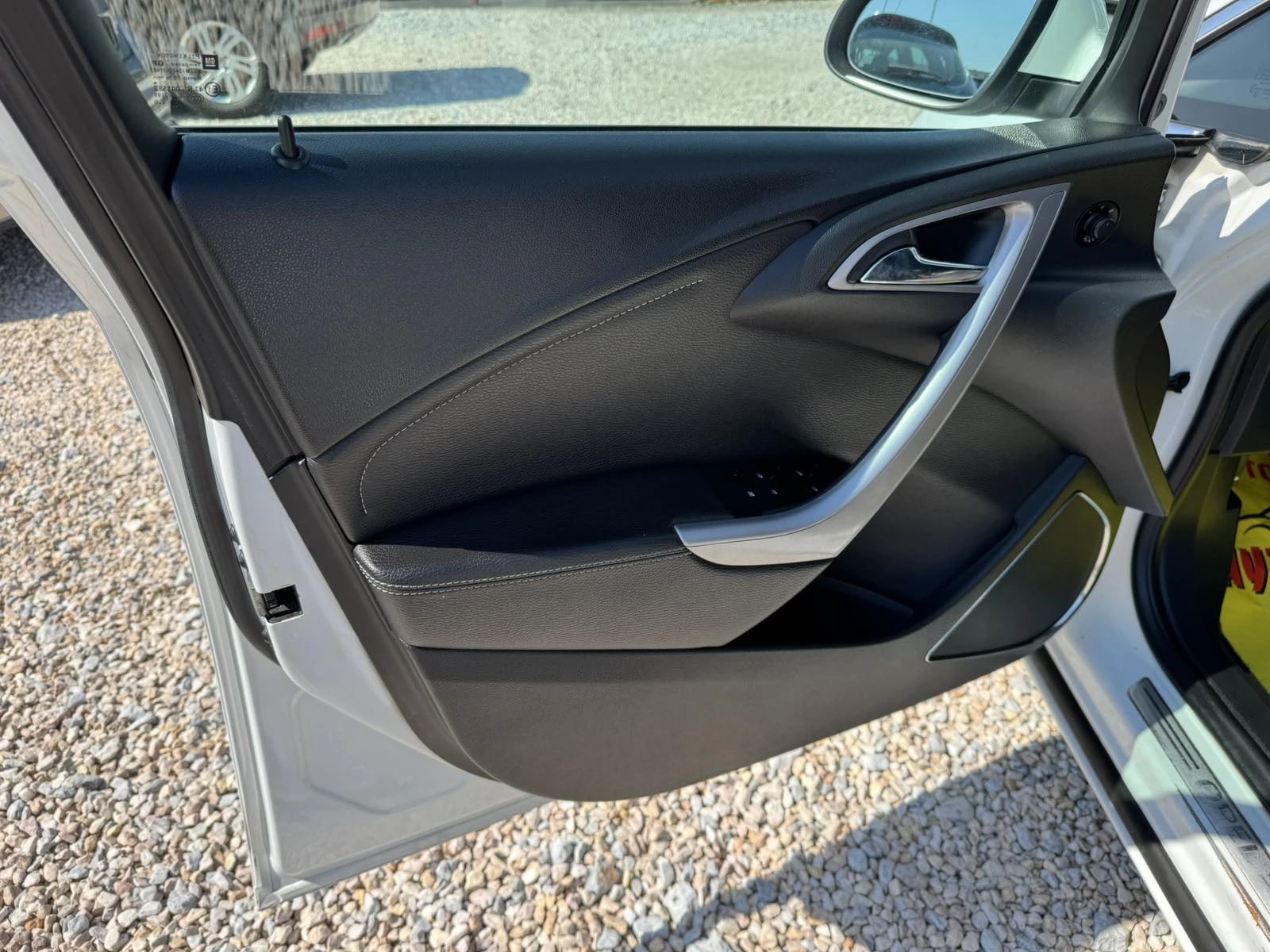 Opel Astra 1.4-140kc, снимка 11 - Автомобили и джипове - 55543410