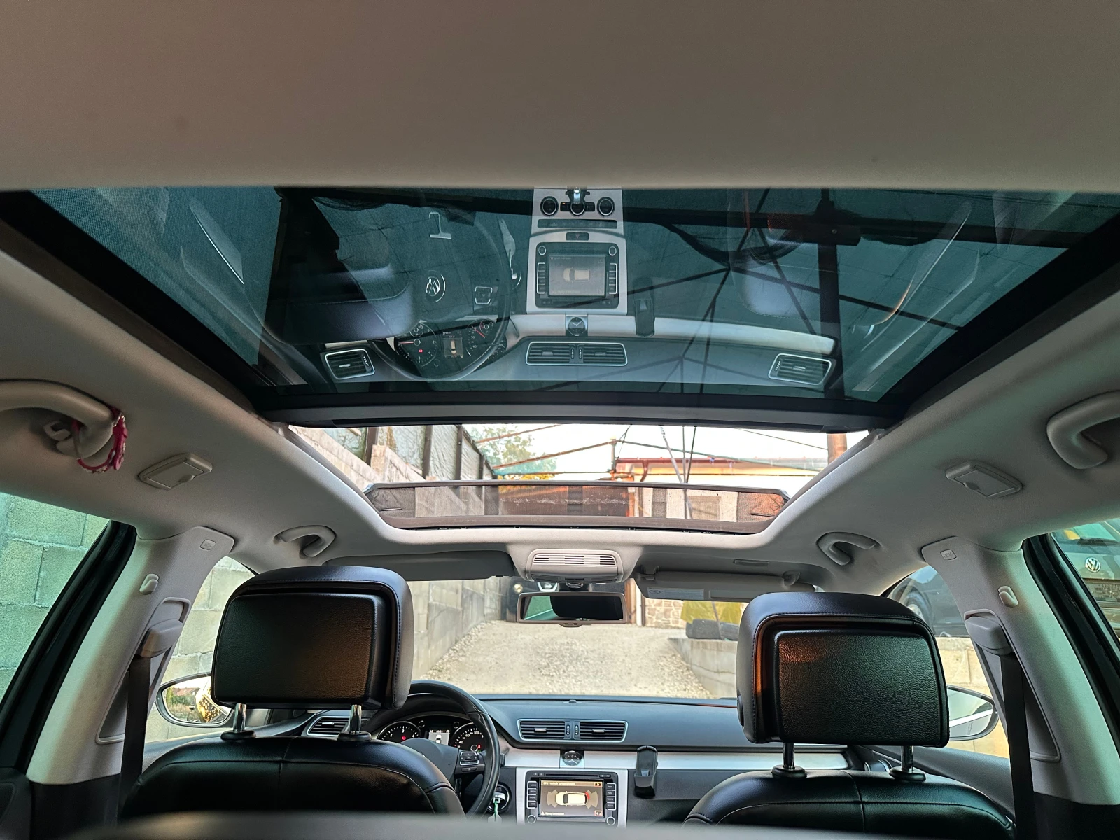 VW Passat 2.0TDI DSG Панорама, Кожа, Обдухване, История, снимка 16 - Автомобили и джипове - 55546940