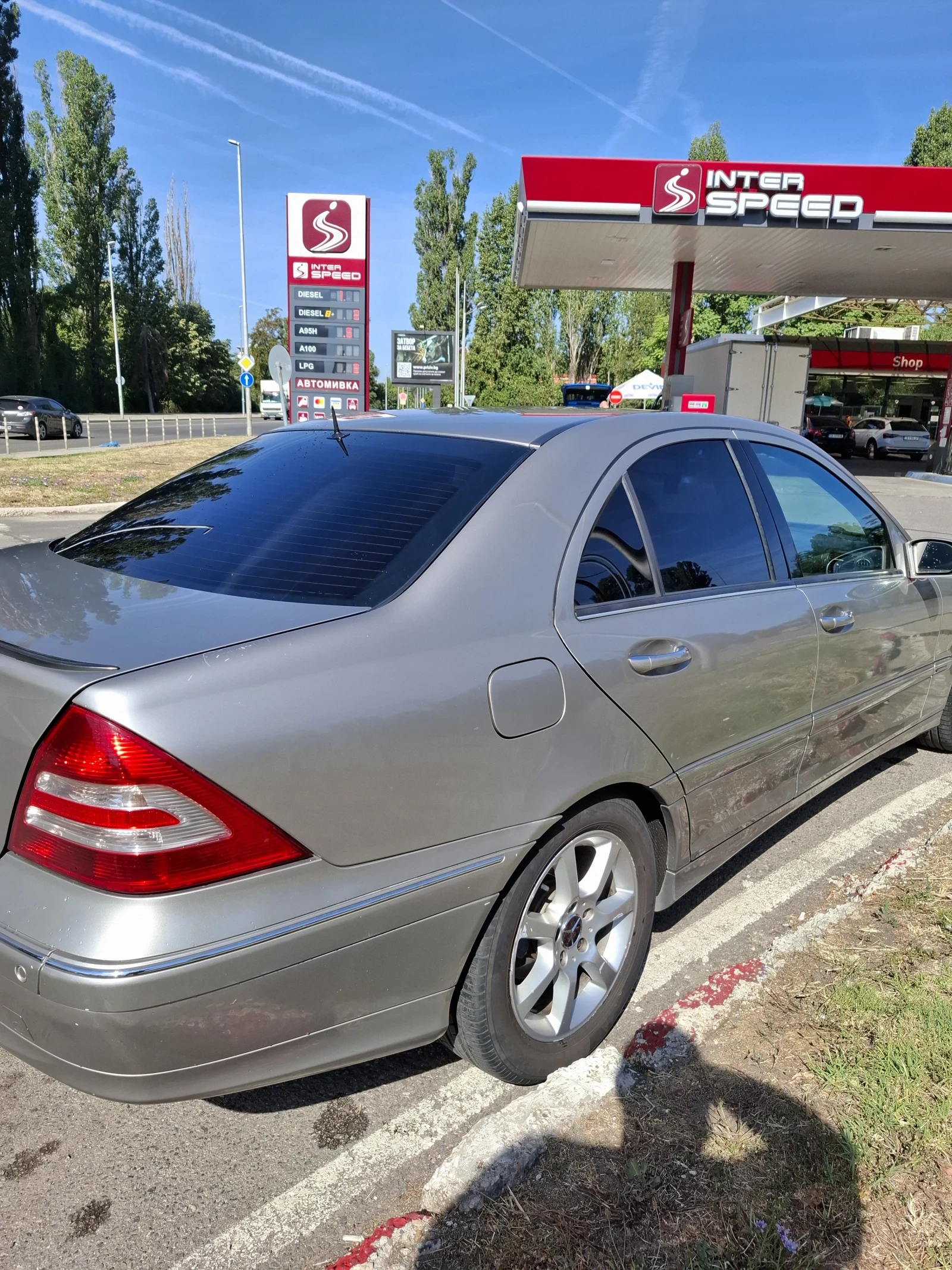 Mercedes-Benz C 220, снимка 3 - Автомобили и джипове - 55717748