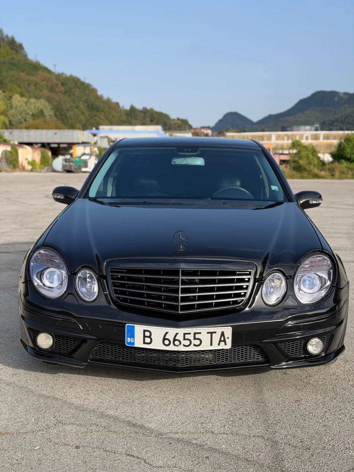 Mercedes-Benz E 500, снимка 2 - Автомобили и джипове - 55904536