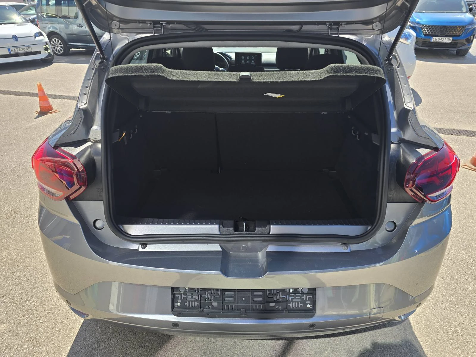 Dacia Sandero 1.0 TCe 100 LPG, снимка 14 - Автомобили и джипове - 56015166