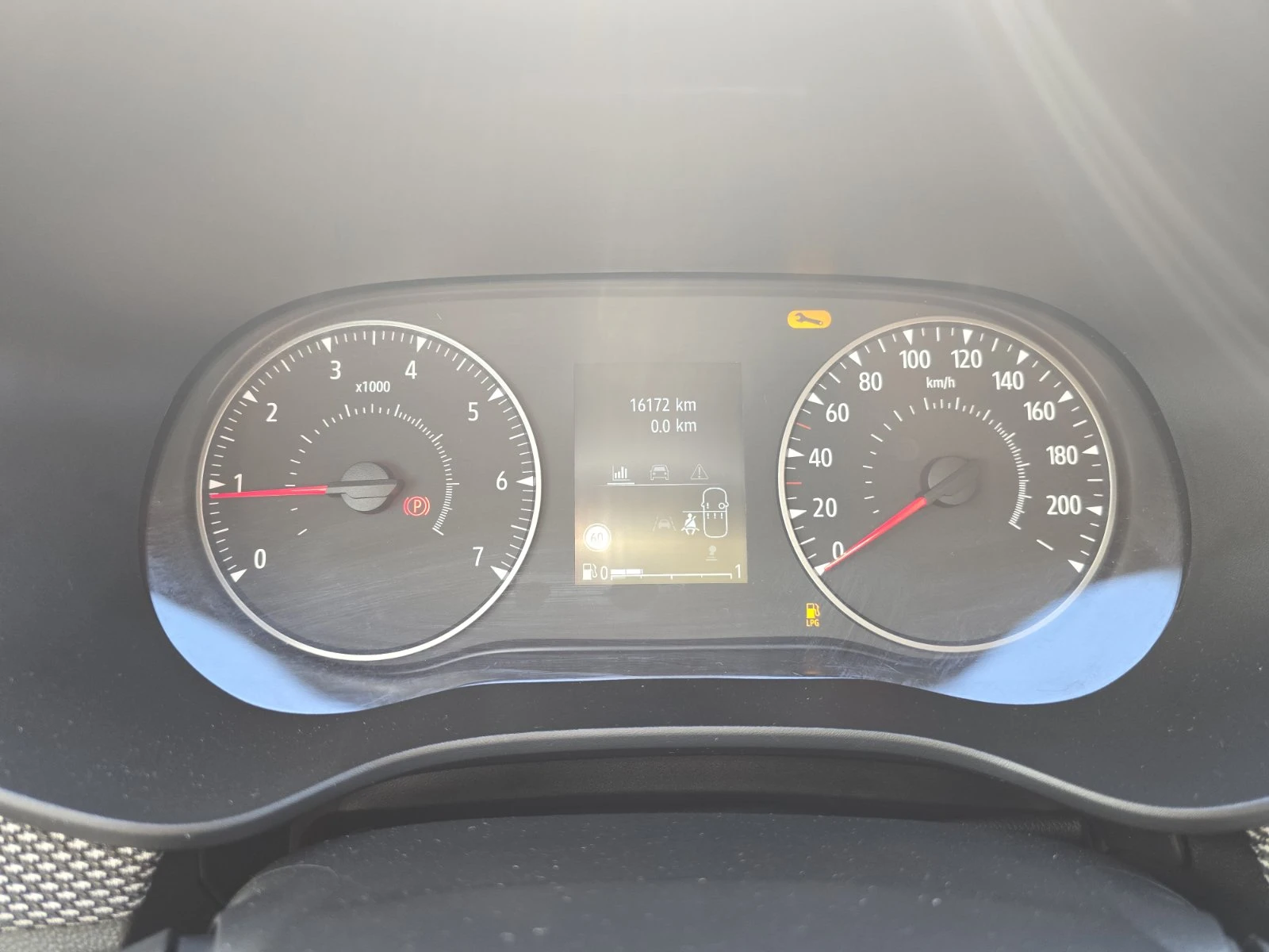 Dacia Sandero 1.0 TCe 100 LPG, снимка 8 - Автомобили и джипове - 56015166