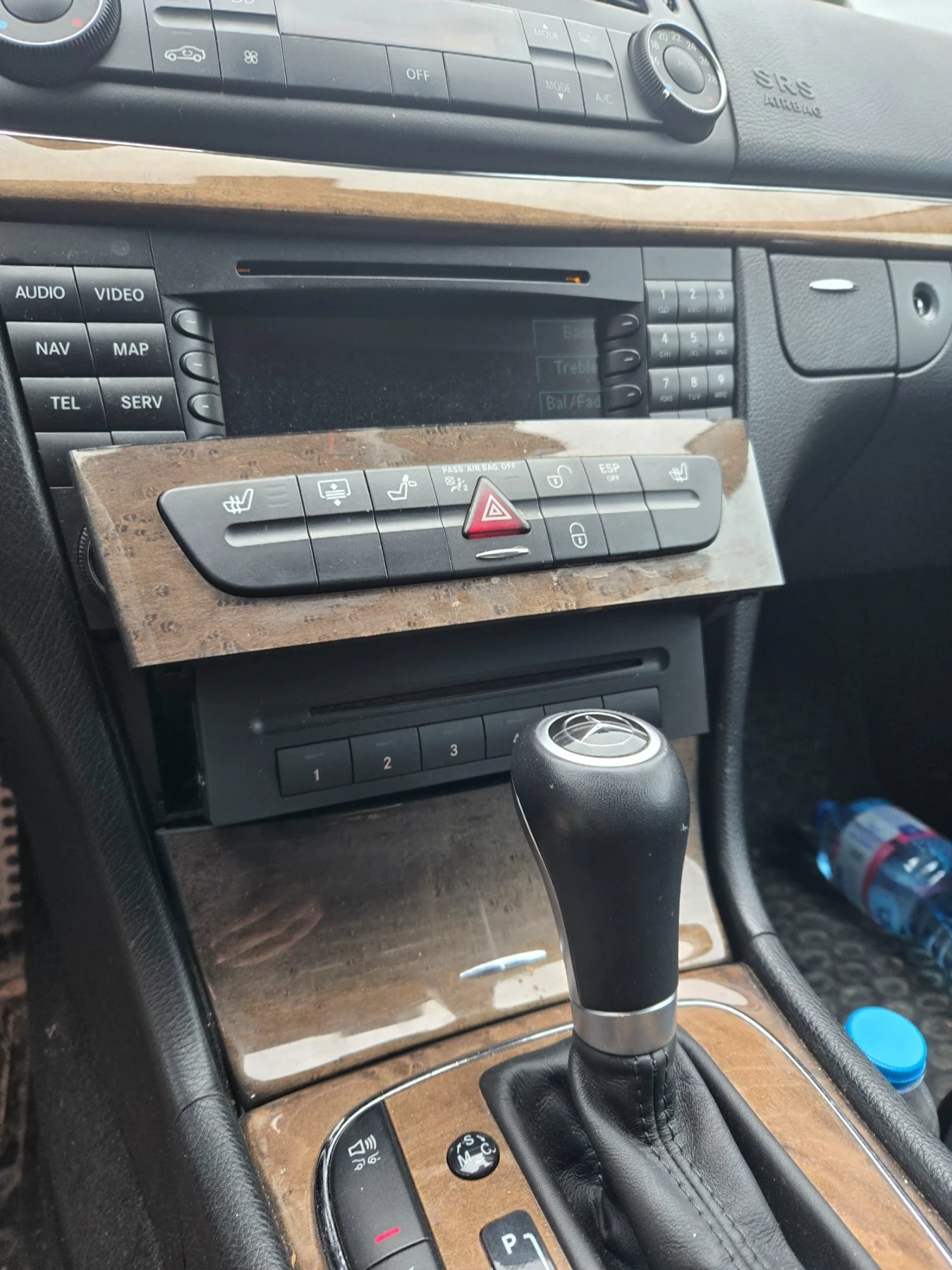 Mercedes-Benz E 320, снимка 14 - Автомобили и джипове - 56171147