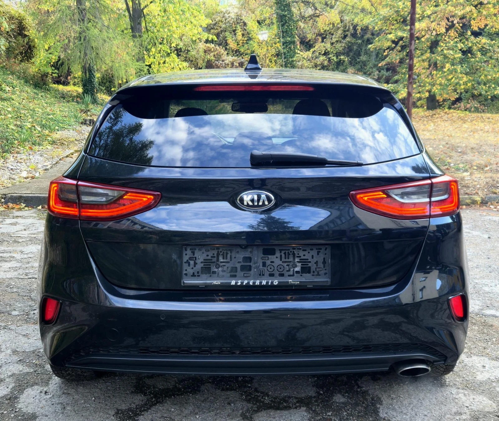 Kia Ceed 1.6crdi First Edition, снимка 5 - Автомобили и джипове - 56549677