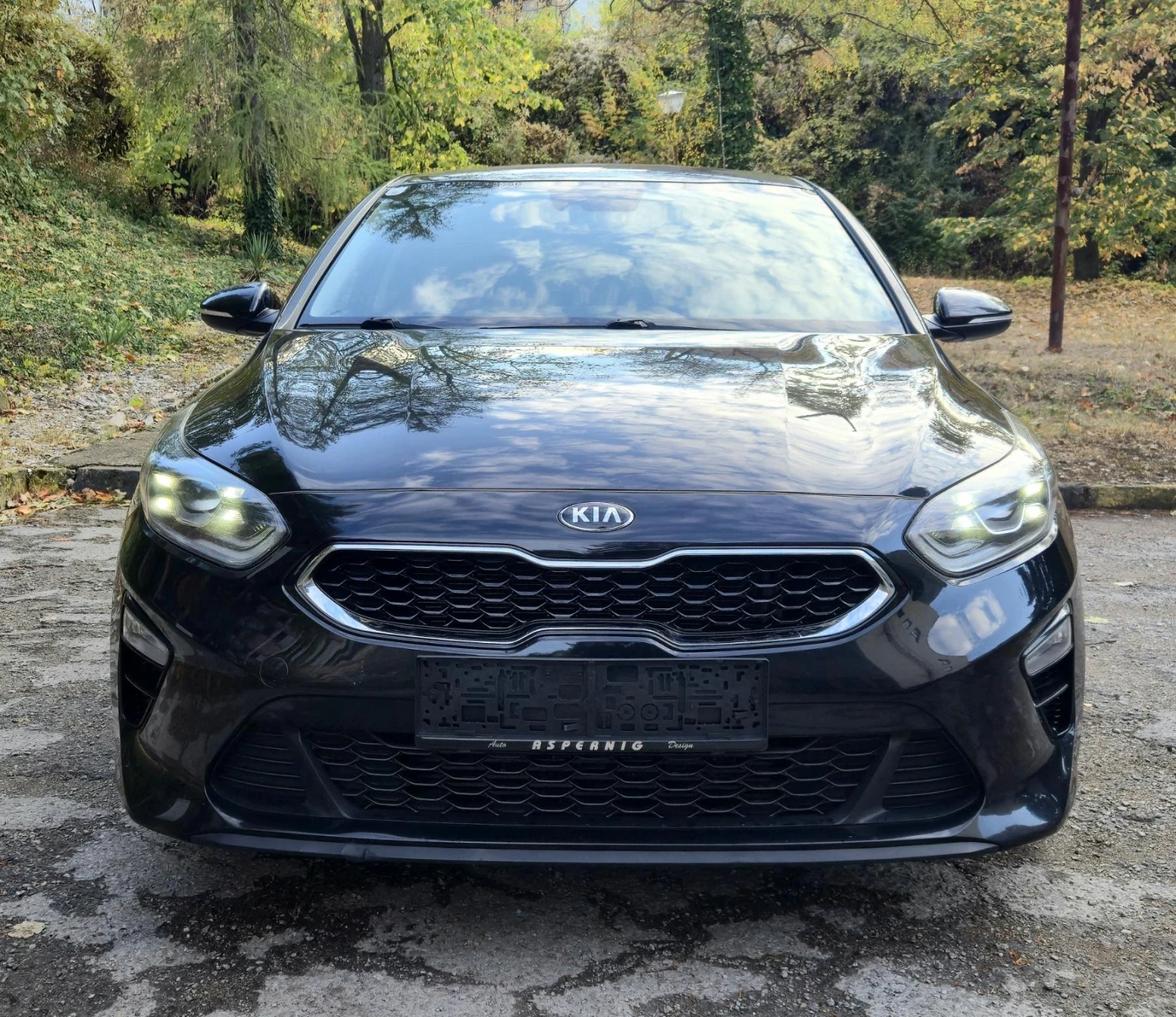 Kia Ceed 1.6crdi First Edition, снимка 2 - Автомобили и джипове - 56549677