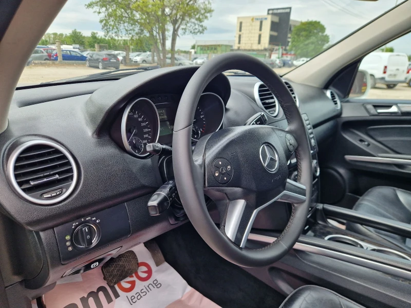 Mercedes-Benz ML 320 Регистриран /Обслужен /Лизинг , снимка 9 - Автомобили и джипове - 51909910