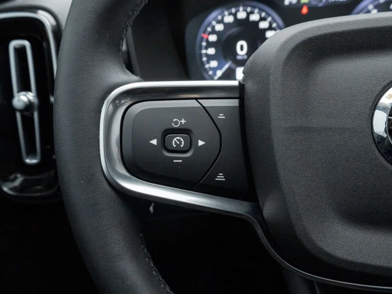 Volvo XC40 * Momentum (excl S60) * CARFAX * ЦЕНА ДО БГ, снимка 10 - Автомобили и джипове - 53100920