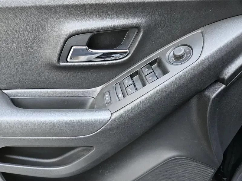 Chevrolet Trax 1.4 Premier, снимка 15 - Автомобили и джипове - 56576169
