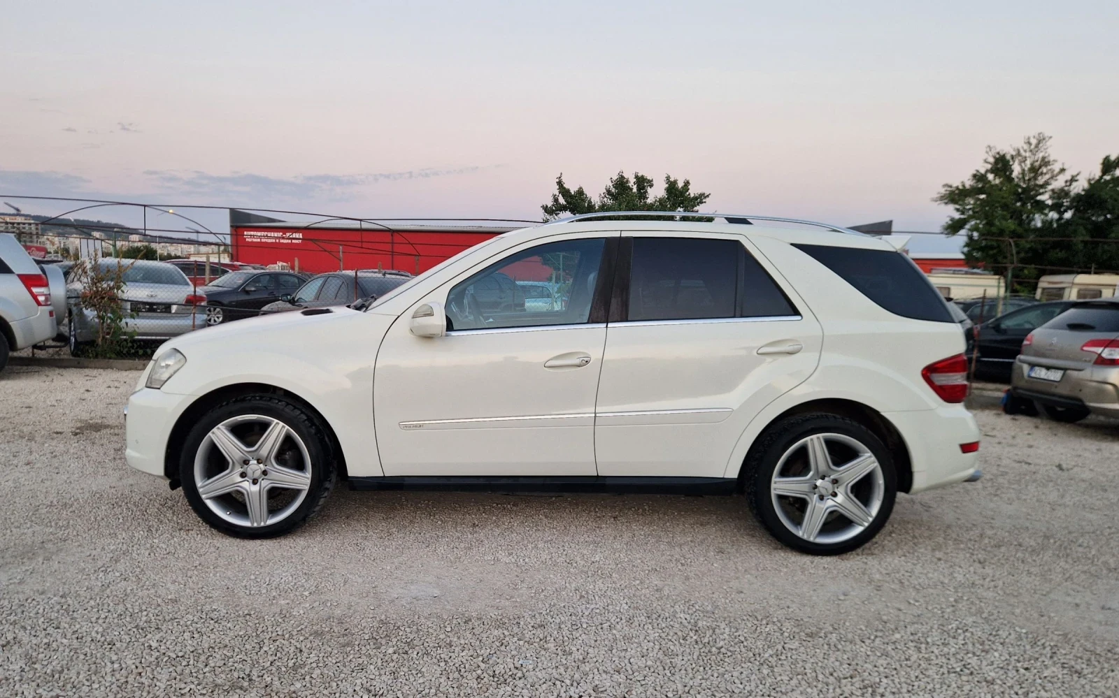 Mercedes-Benz ML 320 Регистриран /Обслужен /Лизинг  - изображение 5