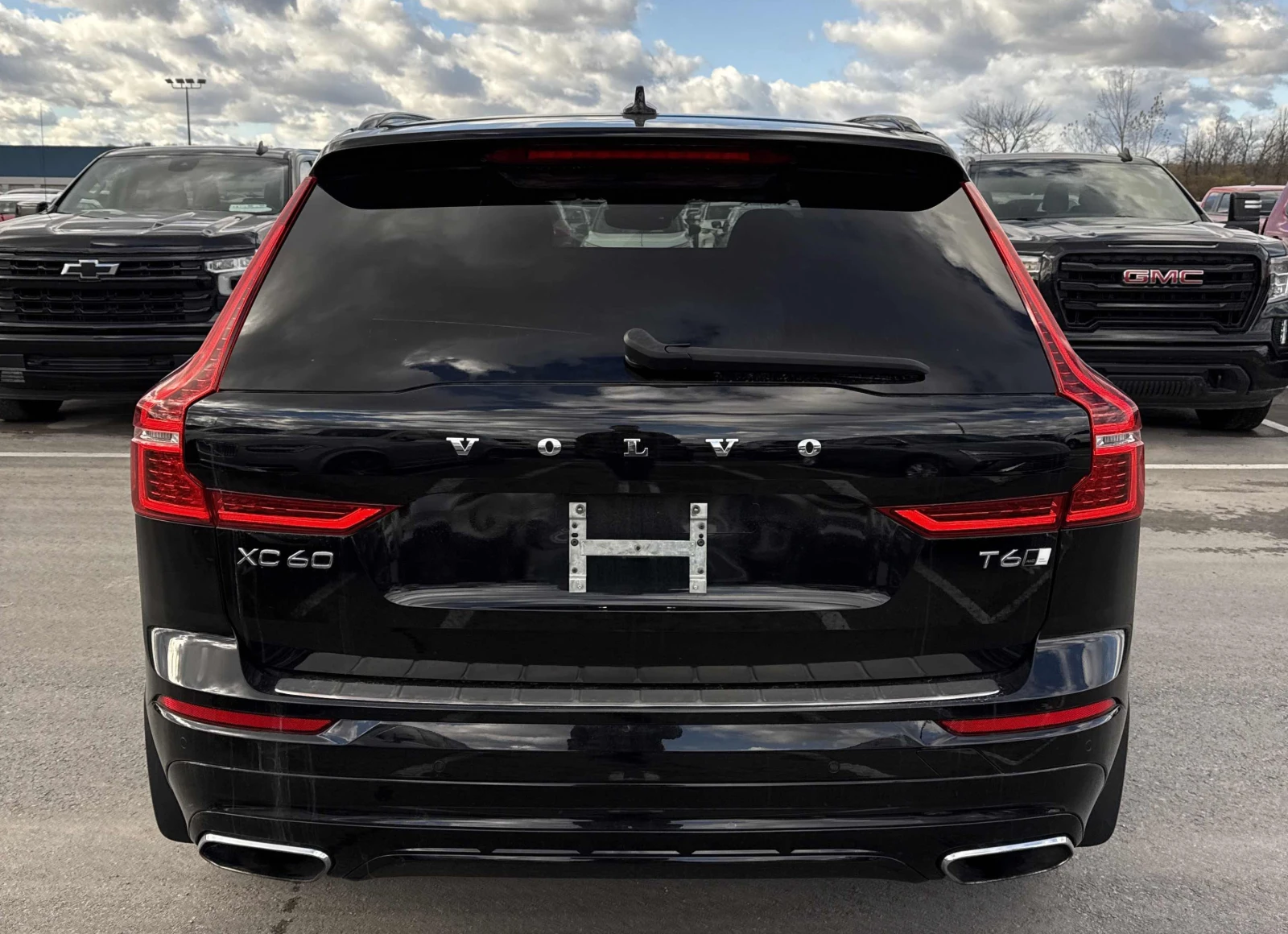 Volvo XC60 R-DESIGN - изображение 3