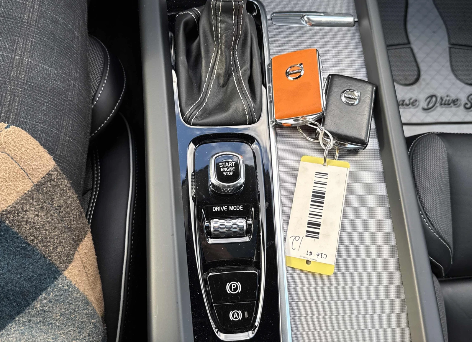 Volvo XC60 R-DESIGN - изображение 8