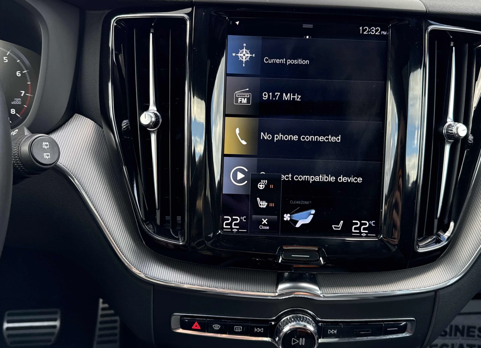 Volvo XC60 R-DESIGN - изображение 10