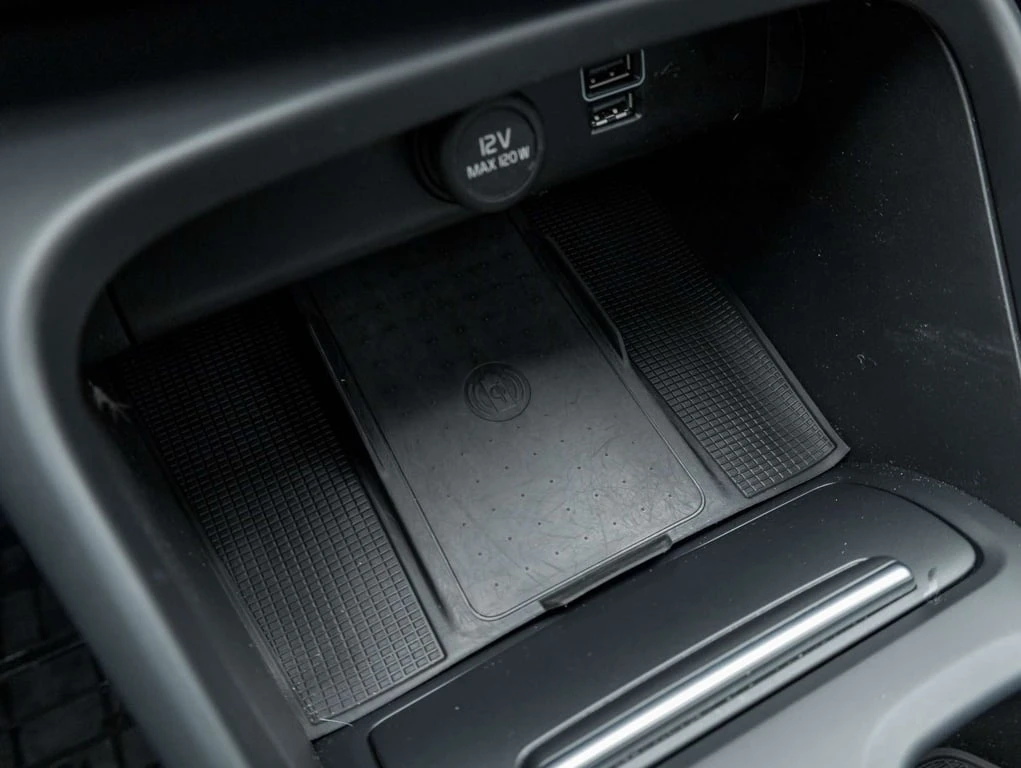 Volvo XC40 * Momentum (excl S60) * CARFAX * ���� �� �� | Mobile.bg � ����������� 16