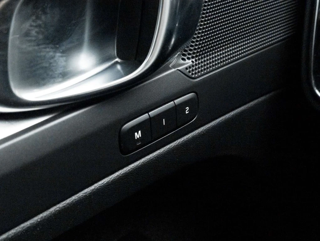 Volvo XC40 * Momentum (excl S60) * CARFAX * ���� �� �� | Mobile.bg � ����������� 14