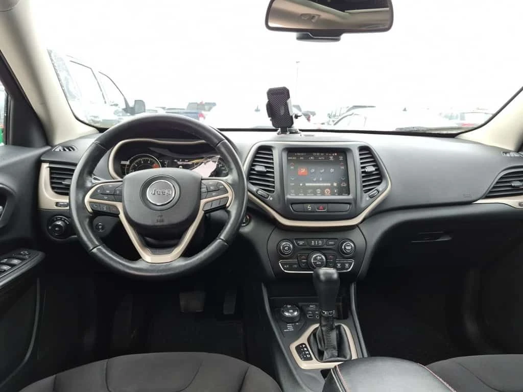 Jeep Cherokee * 4WD 75th ANNIVERSARY * AUTOMATIC/BACKUP CAM/SUNR, снимка 3 - Автомобили и джипове - 54058310