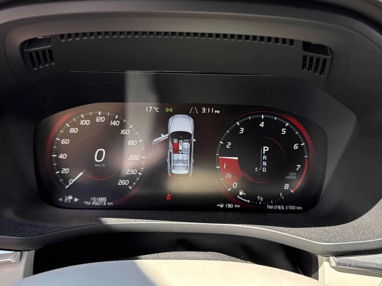 Volvo XC60 * Inscription * 2 КЛЮЧА* KEYLESS* PANO* ПОДГРЕВ* , снимка 8 - Автомобили и джипове - 54513521
