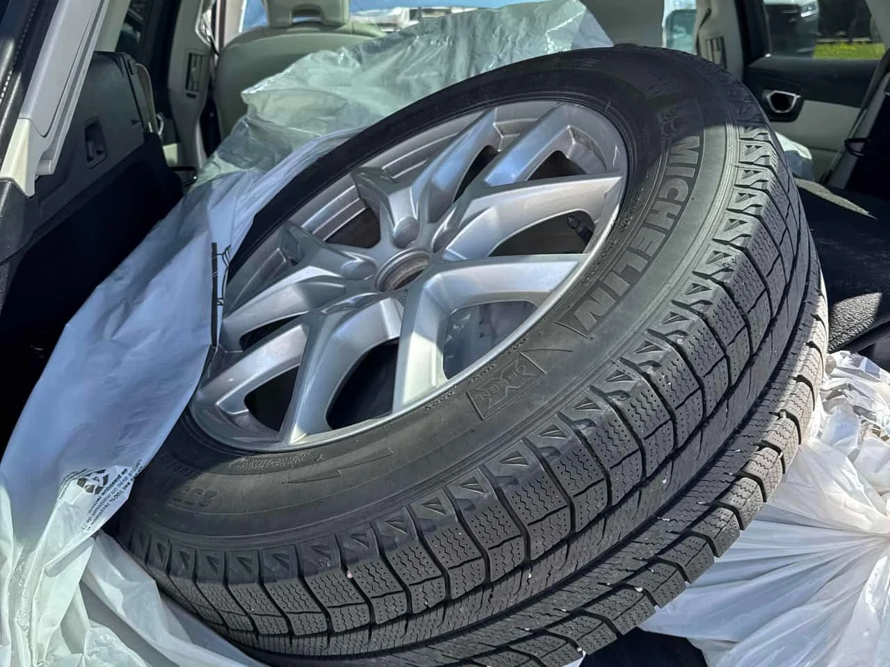 Volvo XC60 * Inscription * 2 КЛЮЧА* KEYLESS* PANO* ПОДГРЕВ* , снимка 13 - Автомобили и джипове - 54513521
