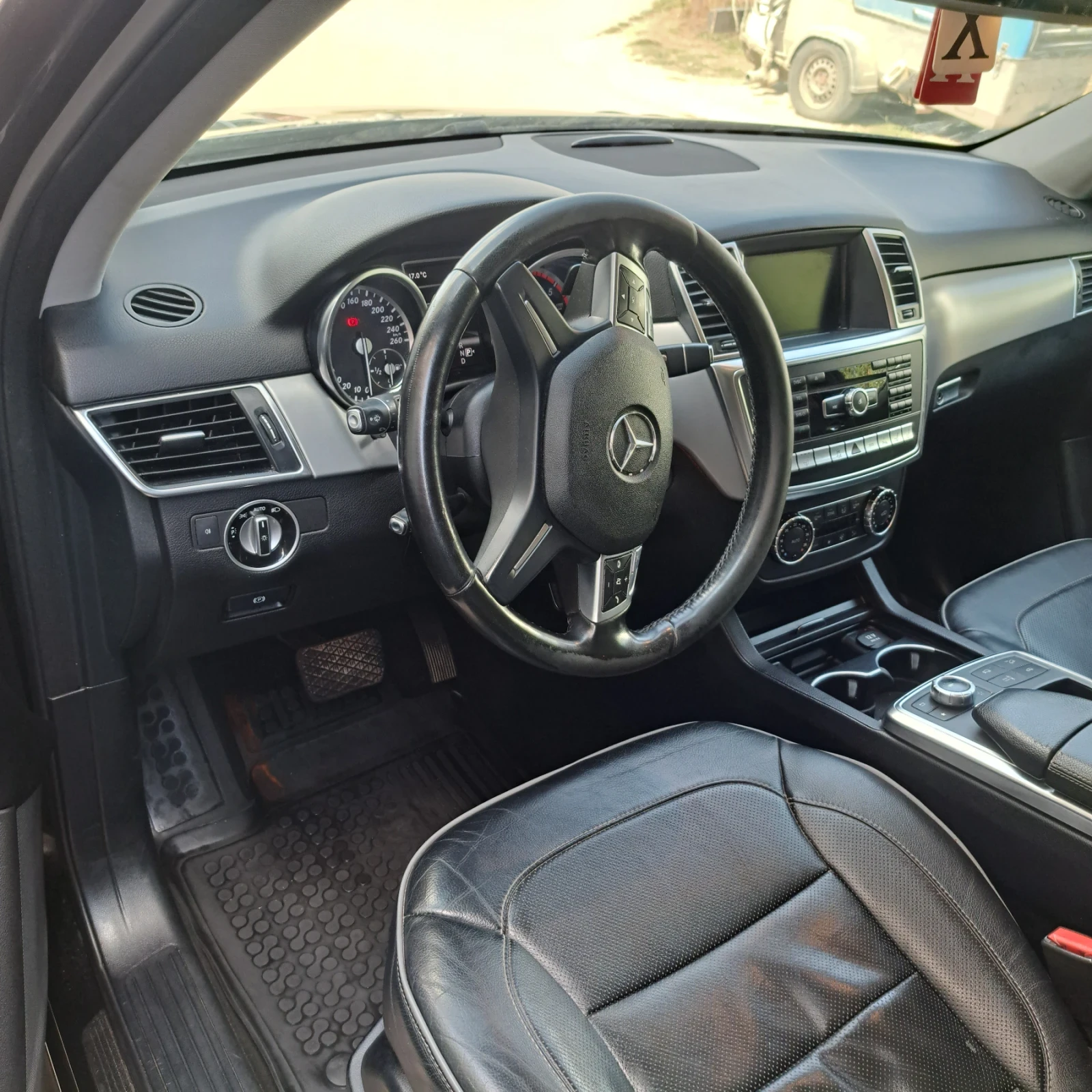 Mercedes-Benz ML 350 bluetec, снимка 5 - Автомобили и джипове - 54556474