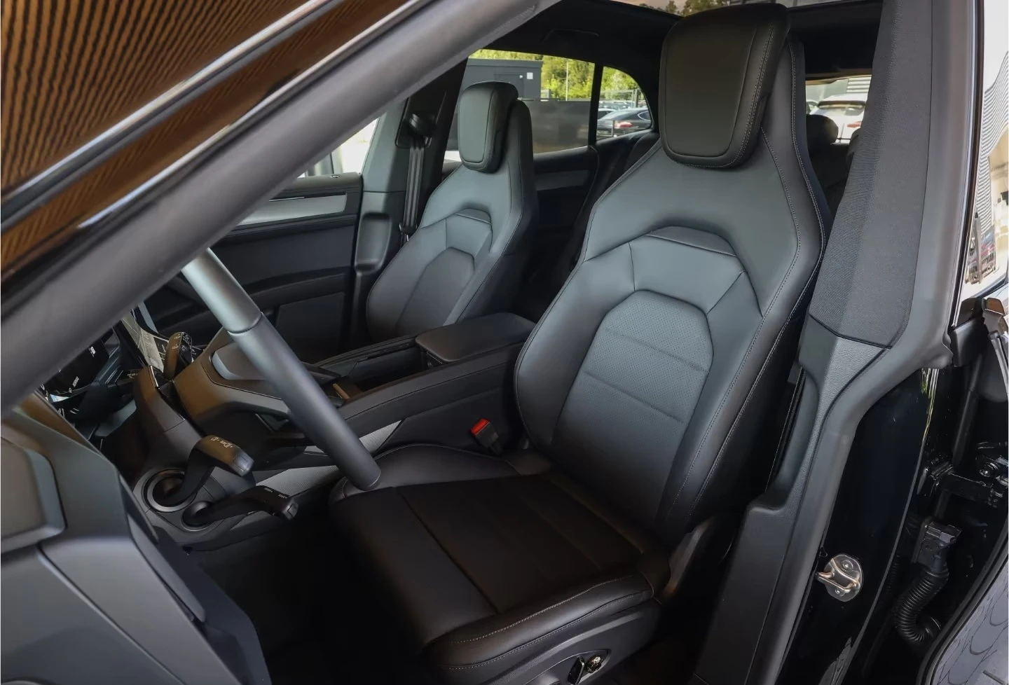 Porsche Cayenne ELECTRIC * NEW 2026* BOSE PANORAMA CHRONO, снимка 13 - Автомобили и джипове - 54812367