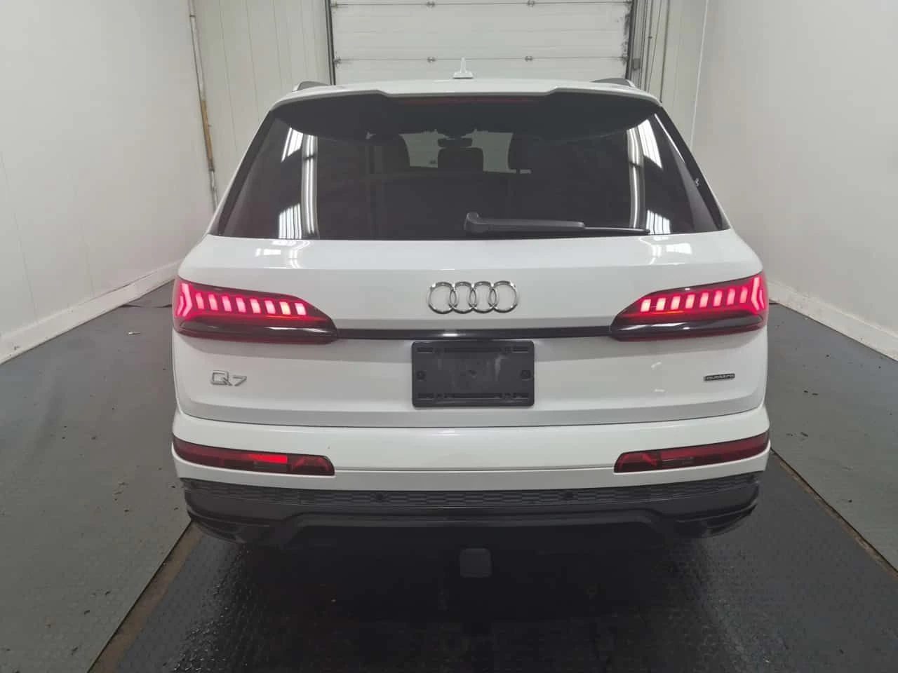 Audi Q7 * CARFAX * 2 КЛЮЧА * ОБДУХВАНЕ * АВТОКРЕДИТ * , снимка 5 - Автомобили и джипове - 55174195
