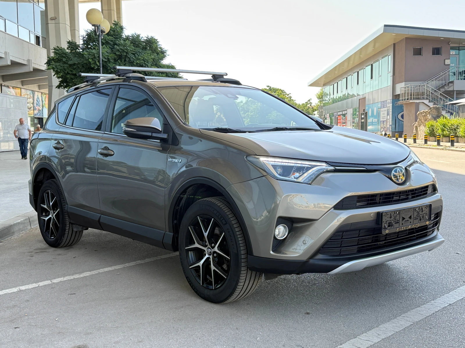 Toyota Rav4 6 МЕСЕЦА ГАРАНЦИЯ/2.5Hybrid 197к.с. Facelift, снимка 7 - Автомобили и джипове - 55188068