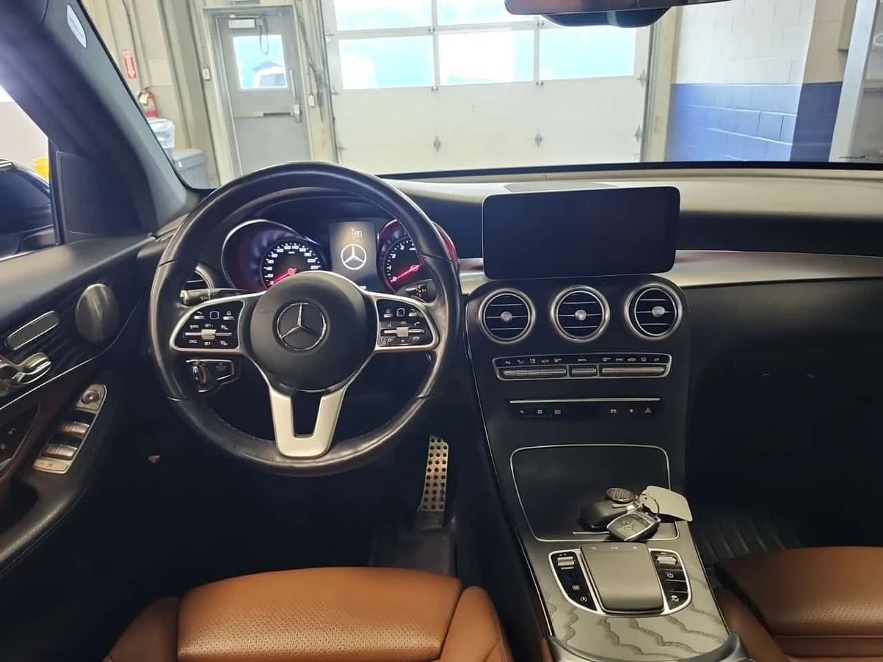 Mercedes-Benz GLC 300  4matic / 360 / BURMESTER / MEMORY , снимка 9 - Автомобили и джипове - 55628296