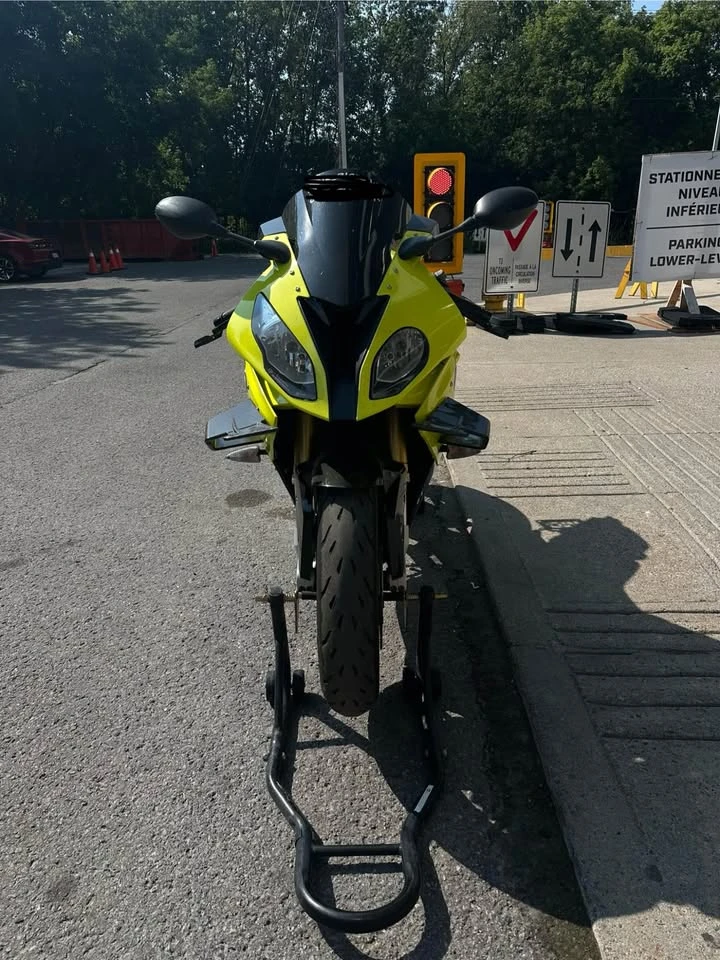BMW S * 1000rr* CARFAX * БЕЗ ПЪРВОНАЧАЛНА ВНОСКА, снимка 2 - Мотоциклети и мототехника - 52837469