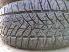 Гуми Зимни 235/55R17, снимка 4 - Гуми и джанти - 48962817