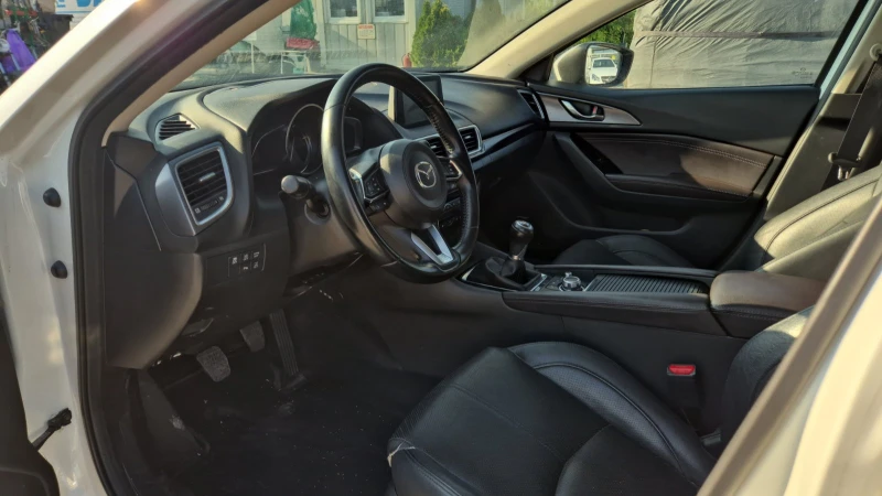 Mazda 3 2.2D Skyaactiv 150HP, снимка 9 - Автомобили и джипове - 47024536