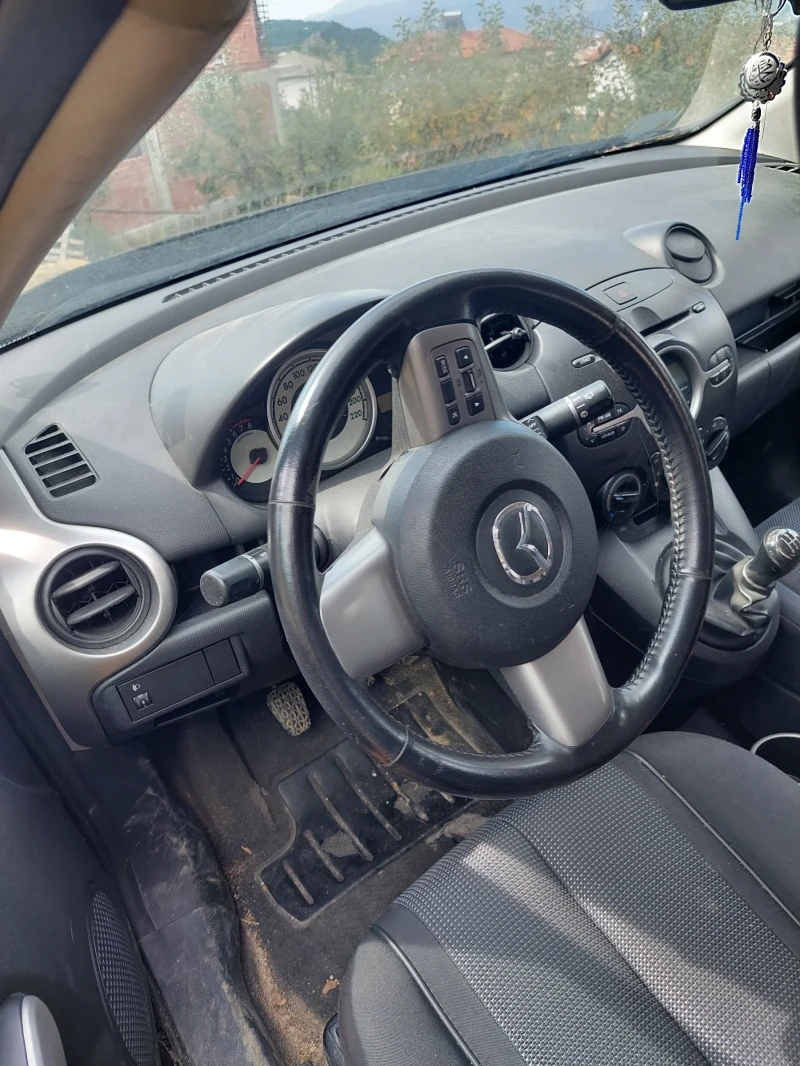 Mazda 2, снимка 1 - Автомобили и джипове - 48027113