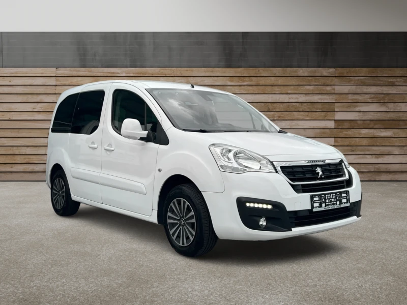 Peugeot Partner Tepee 1.6BlueHDi Автоматик УНИКАЛЕН, снимка 3 - Автомобили и джипове - 50328813