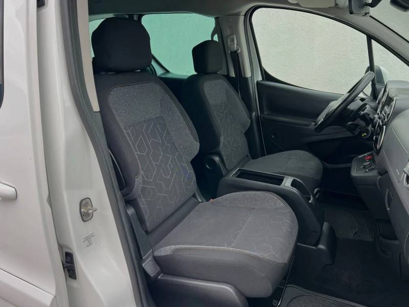 Peugeot Partner Tepee 1.6BlueHDi Автоматик УНИКАЛЕН, снимка 14 - Автомобили и джипове - 50328813
