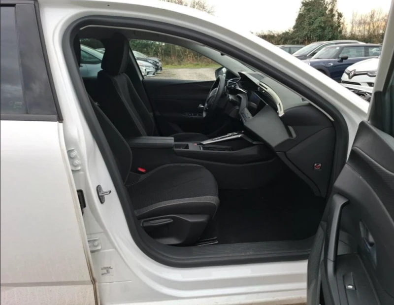 Peugeot 308 SW 1.2 Active | Комби | 130hp | Автомат , снимка 10 - Автомобили и джипове - 52746893