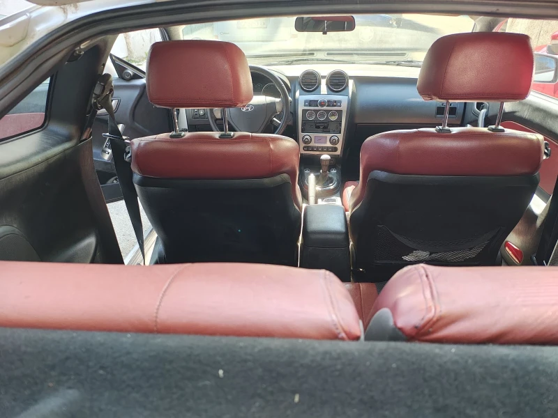 Hyundai Coupe, снимка 8 - Автомобили и джипове - 52339541