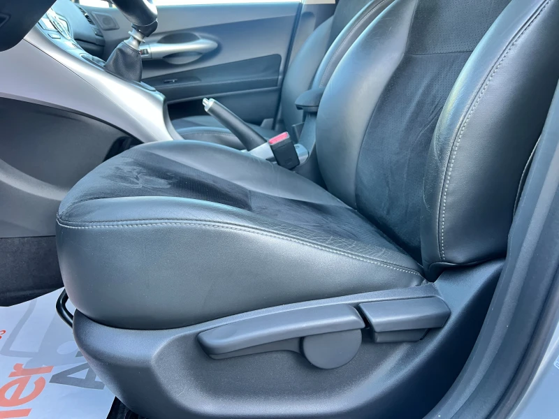 Toyota Auris K2 KOMPRESSOR УНИКАТ, снимка 8 - Автомобили и джипове - 51619592