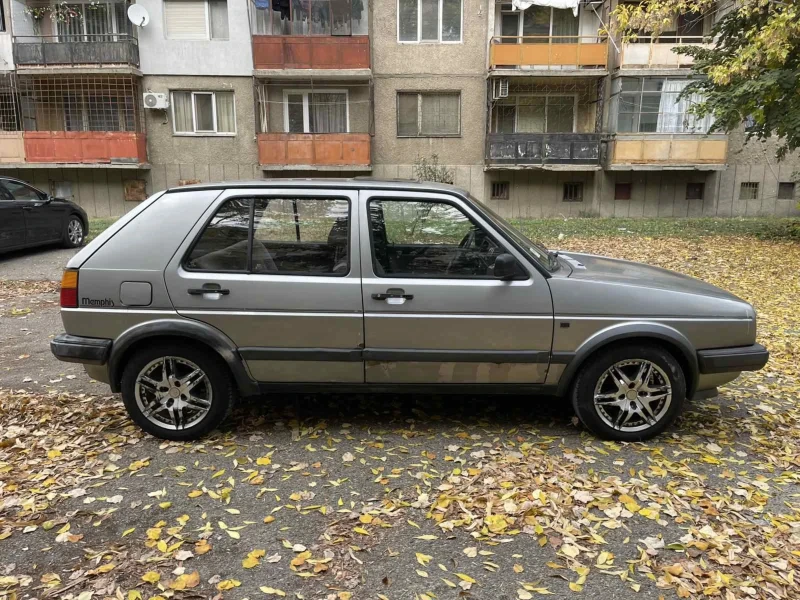 VW Golf, снимка 4 - Автомобили и джипове - 53111350