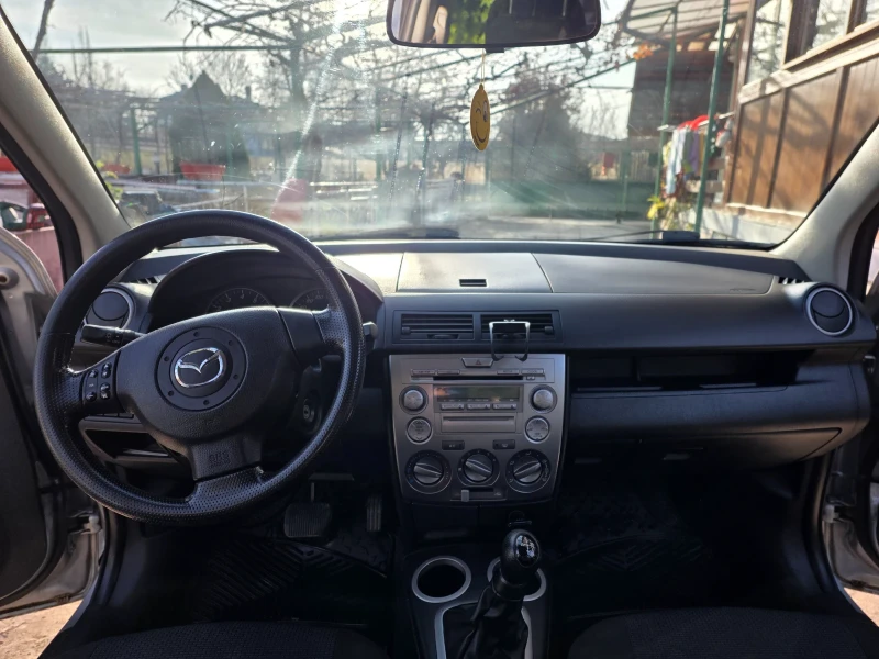 Mazda 2 1.4, снимка 11 - Автомобили и джипове - 52850689