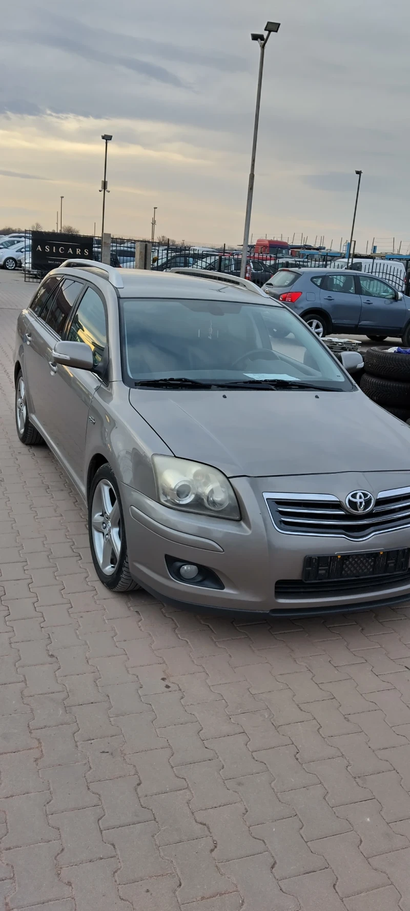 Toyota Avensis, снимка 3 - Автомобили и джипове - 52991896