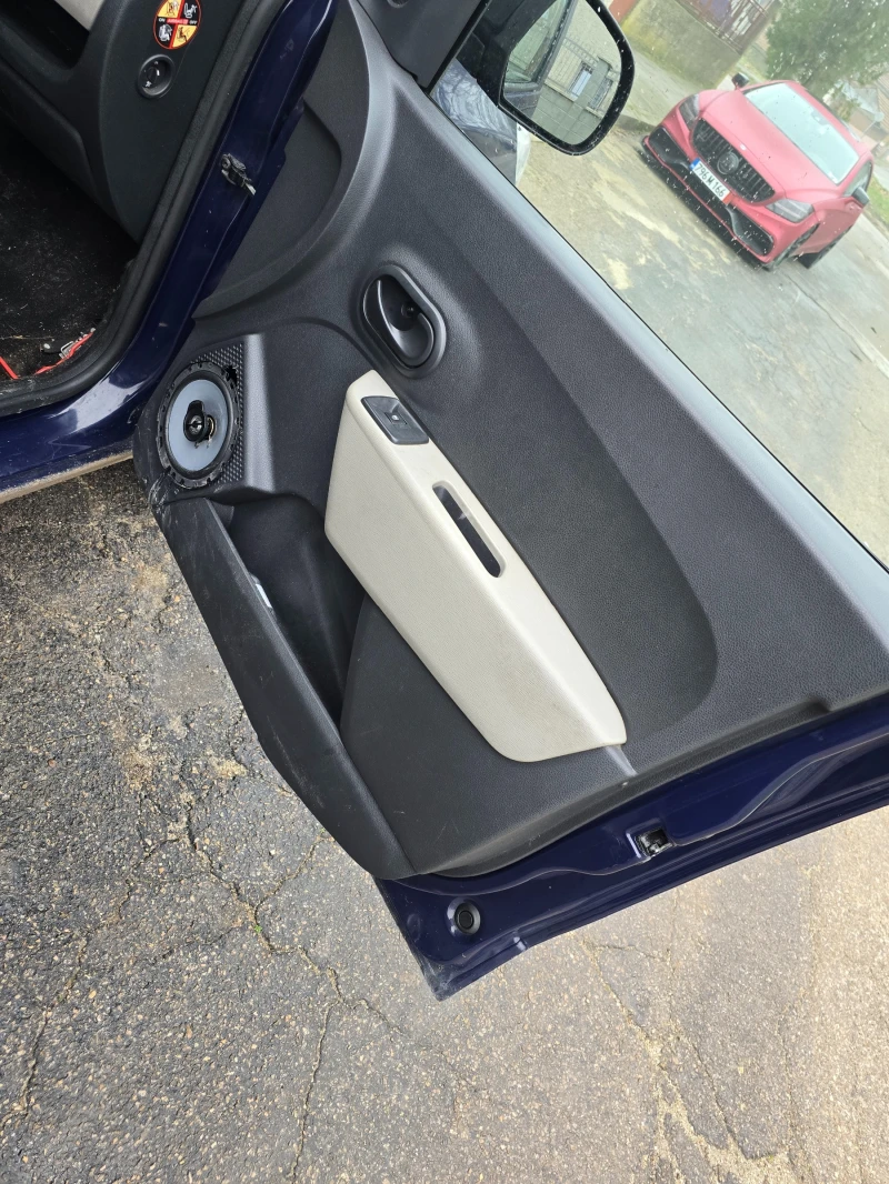 Dacia Lodgy 1.5 dci, снимка 11 - Автомобили и джипове - 53028816