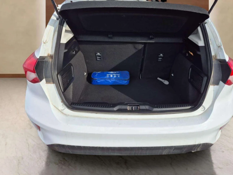 Ford Focus 1.5 EcoBlue, снимка 12 - Автомобили и джипове - 53046727