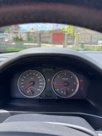 Volvo C30  1.6D - изображение 8