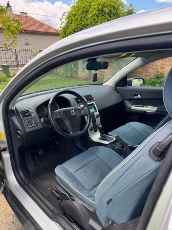 Volvo C30  1.6D - изображение 6