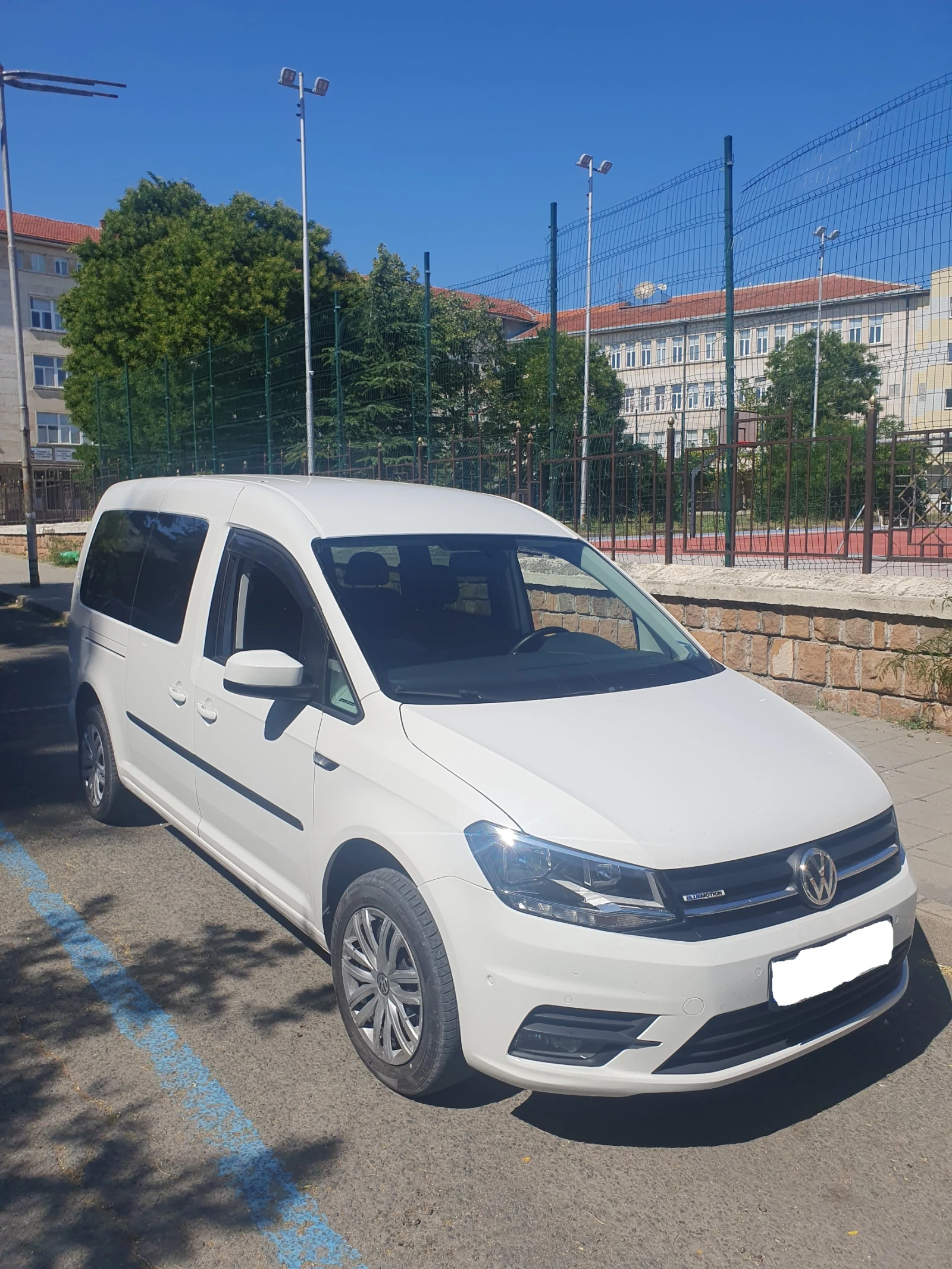 VW Caddy MAXI 7 места - изображение 4