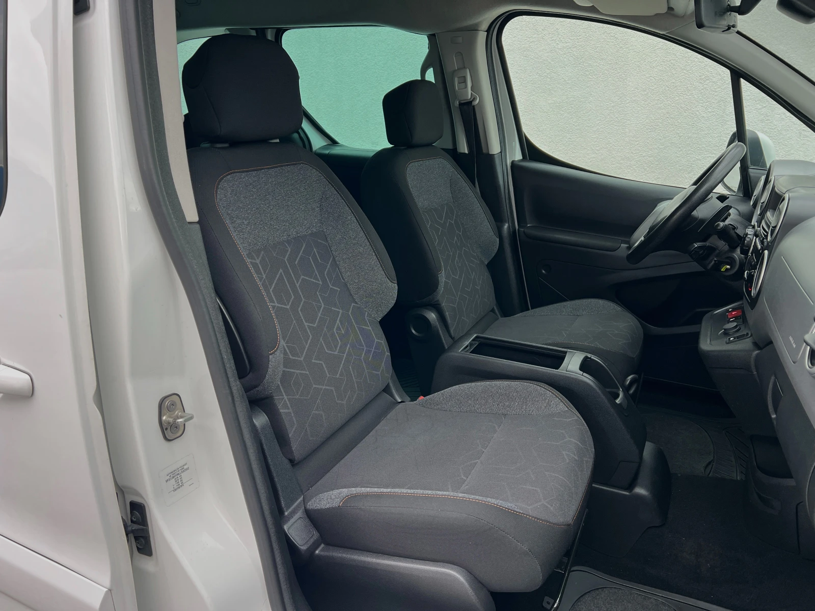 Peugeot Partner Tepee 1.6BlueHDi ��������� �������� | Mobile.bg � ����������� 14