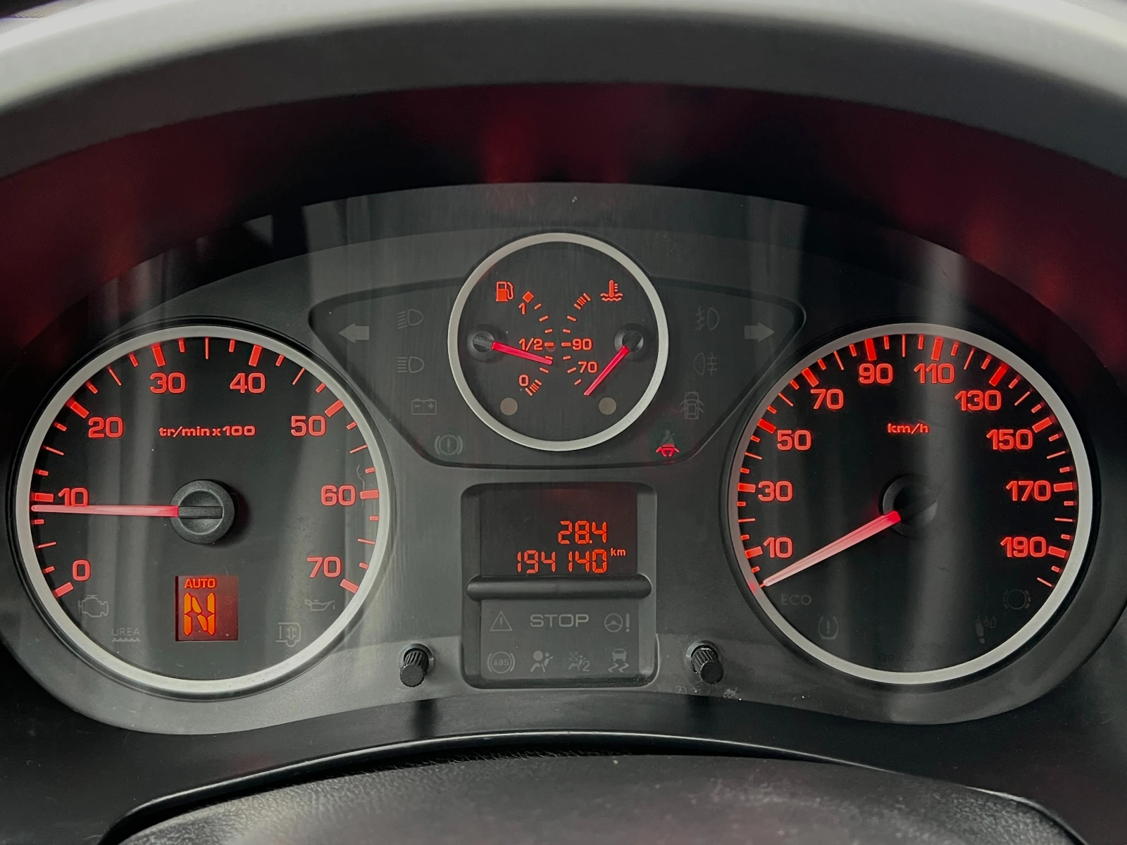 Peugeot Partner Tepee 1.6BlueHDi Автоматик УНИКАЛЕН - изображение 10