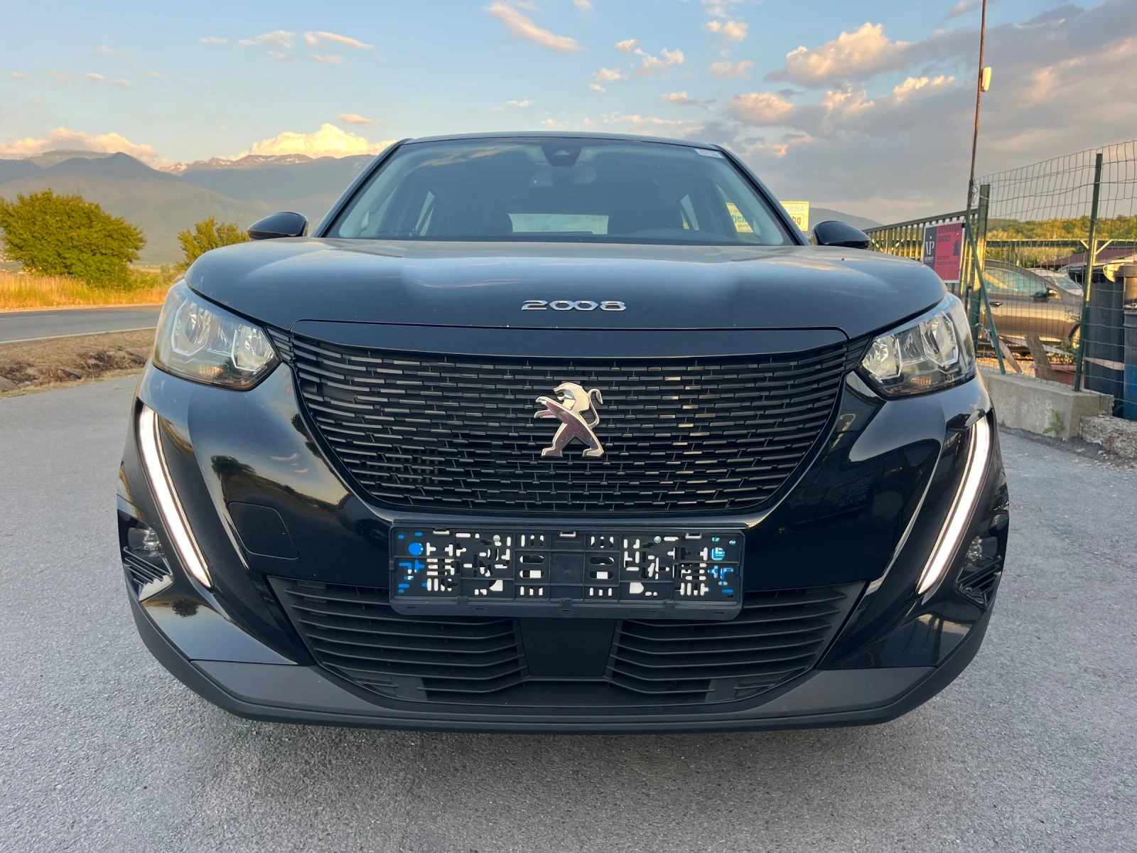 Peugeot 2008 1.5 BlueHDI EAT8 - изображение 2