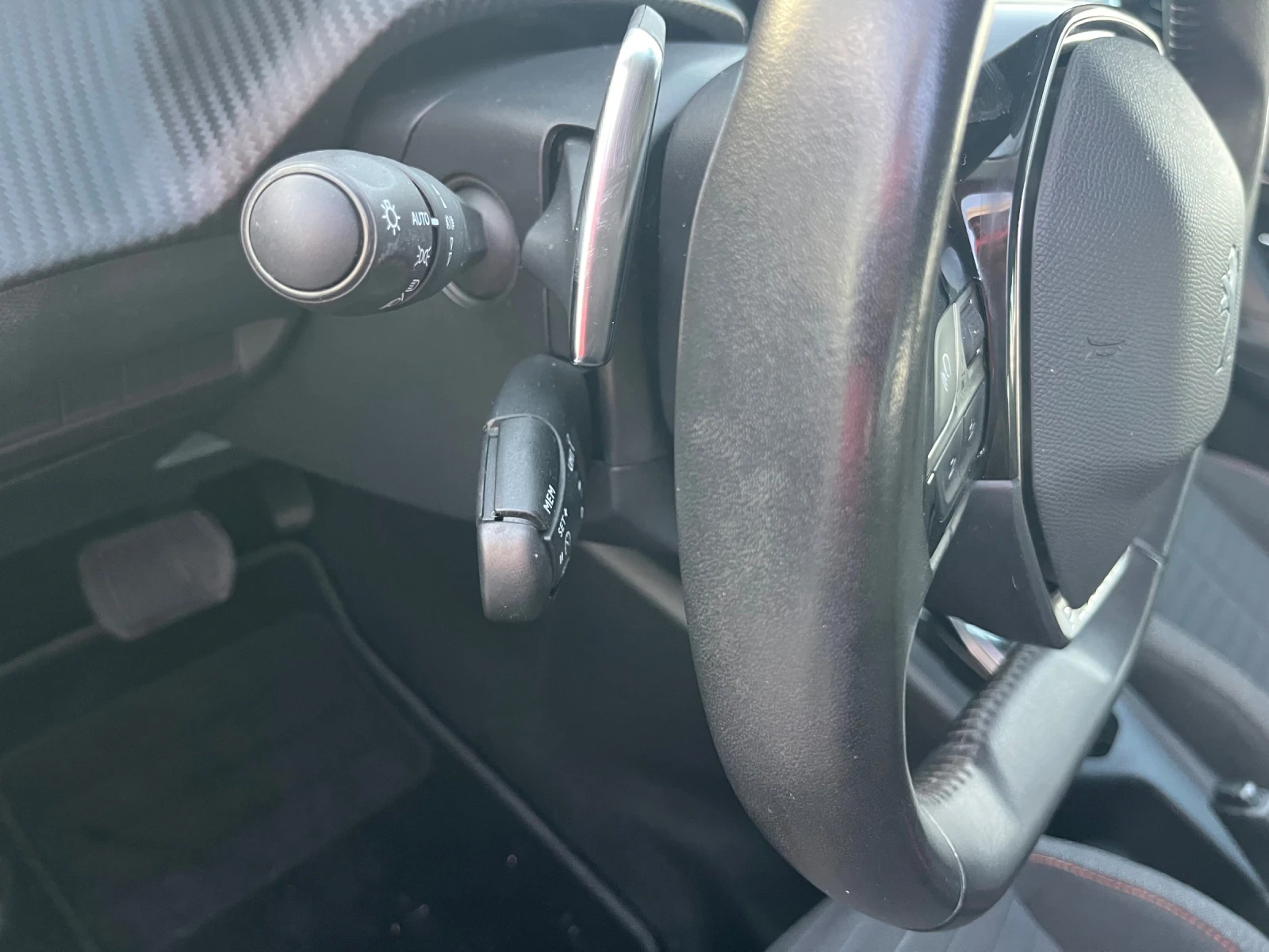 Peugeot 2008 1.5 BlueHDI EAT8 - изображение 9