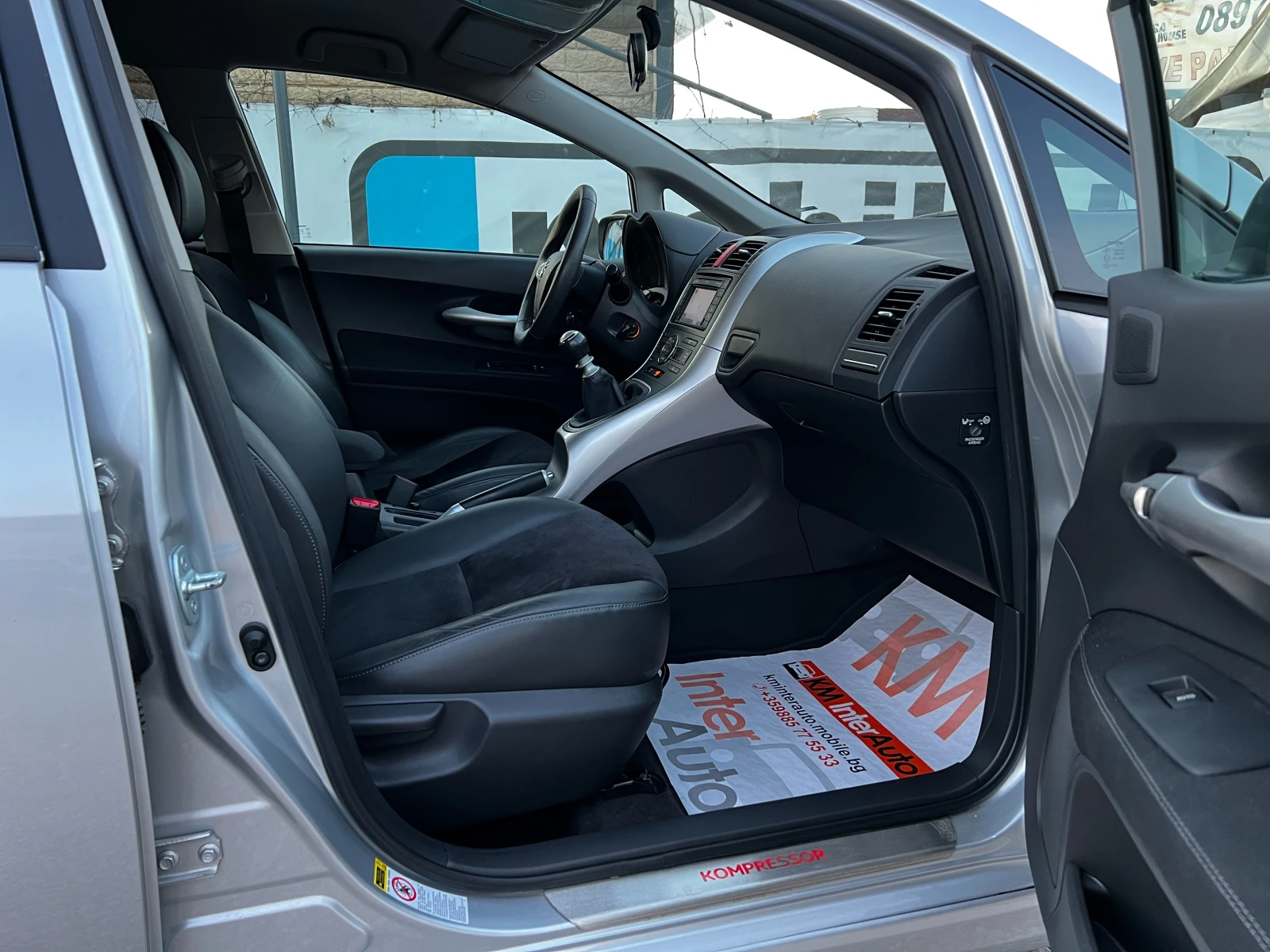 Toyota Auris K2 KOMPRESSOR УНИКАТ, снимка 13 - Автомобили и джипове - 51619592